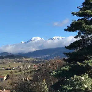 Dans Maison , Brié-et-Angonnes France