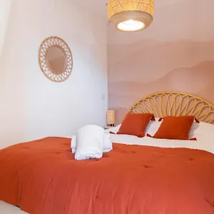 Cosy, Piscine, Clim, Parking Prive - Proche - Arrivee Autonome - Lit Queen Size , La Seyne-sur-Mer France